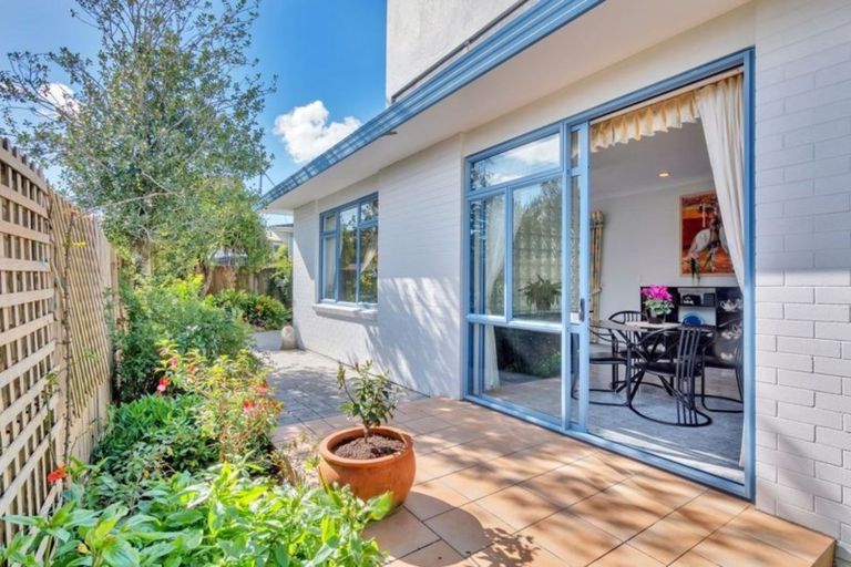 Photo of property in 33a Youngs Road, Papakura, 2110