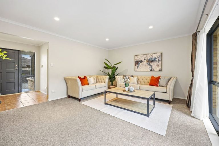 Photo of property in 25 Dairyland Drive, East Tamaki Heights, Auckland, 2016