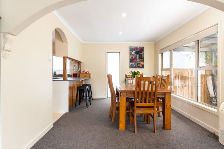 Photo of property in 110a Main Road, Tawa, Wellington, 5028