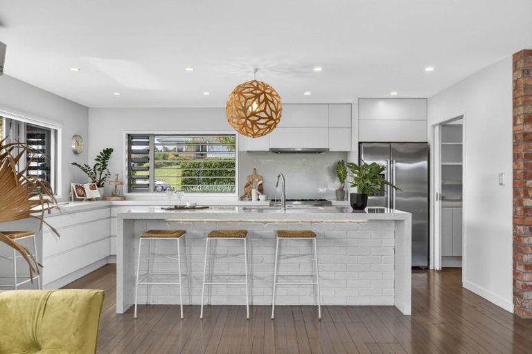 Photo of property in 17 Mayfair Crescent, Mairangi Bay, Auckland, 0630