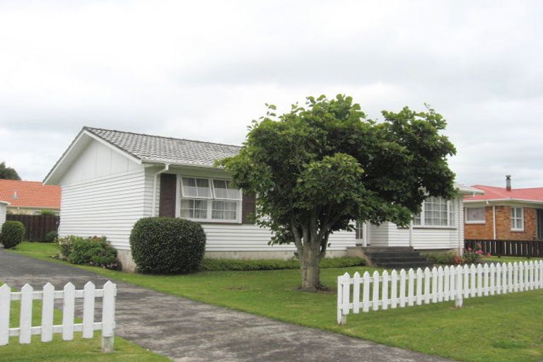 Photo of property in 81 Rosehill Drive, Rosehill, Papakura, 2113