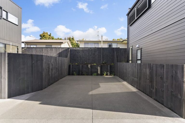Photo of property in 14f Andrew Road, Howick, Auckland, 2010