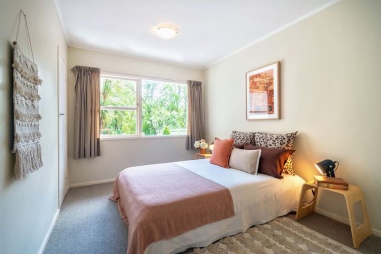 Photo of property in 1/72 Roseberry Avenue, Birkenhead, Auckland, 0626