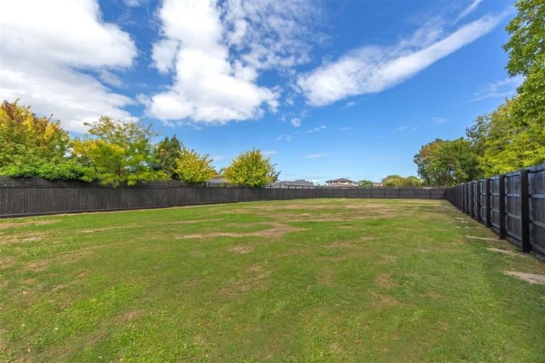 Photo of property in 409 Sawyers Arms Road, Harewood, Christchurch, 8051