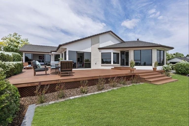 Photo of property in 2 Gillard Place, Eastern Beach, Auckland, 2012