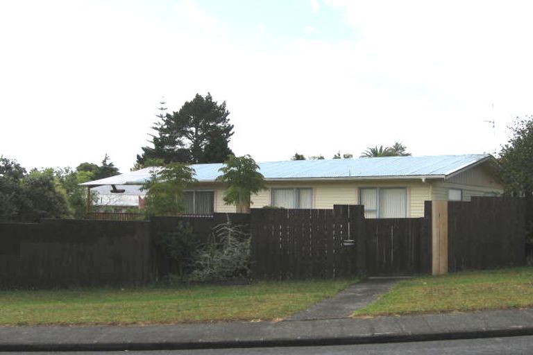 Photo of property in 21 Glendene Avenue, Glendene, Auckland, 0602