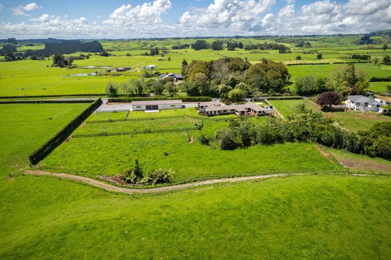 Photo of property in 1058 Mangorei Road, Mangorei, New Plymouth, 4371