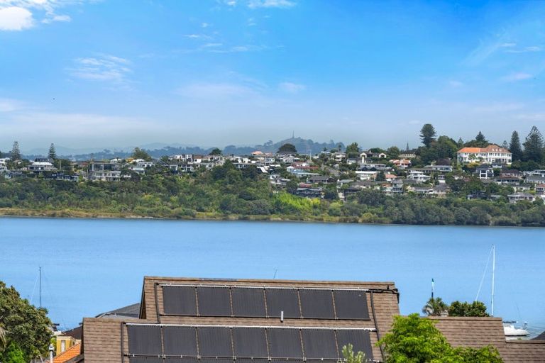 Photo of property in 2/47 Clovelly Road, Bucklands Beach, Auckland, 2012