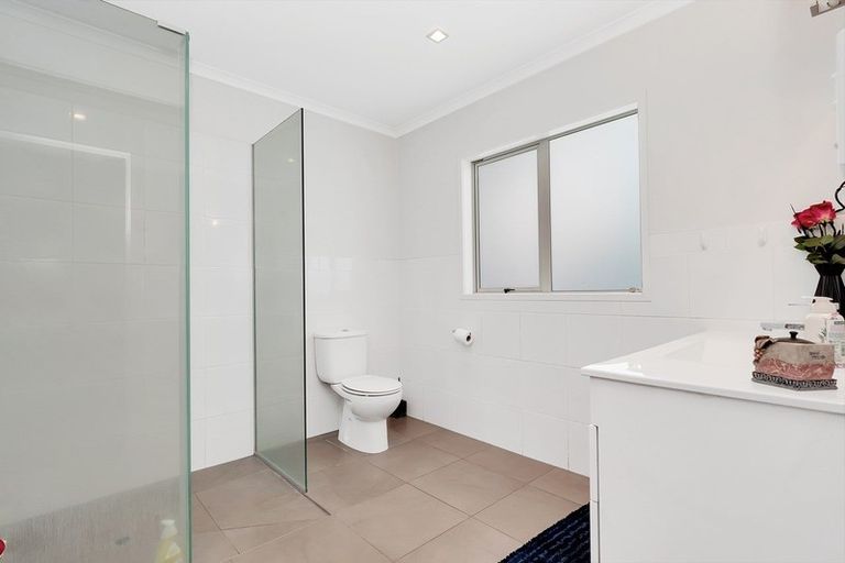 Photo of property in 37 Oteki Park Drive, Welcome Bay, Tauranga, 3112