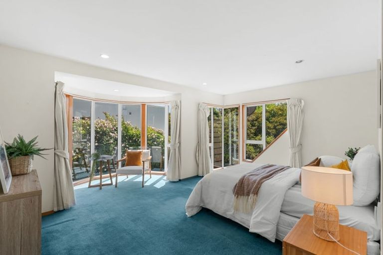 Photo of property in 11 Brockhall Lane, Avonhead, Christchurch, 8042