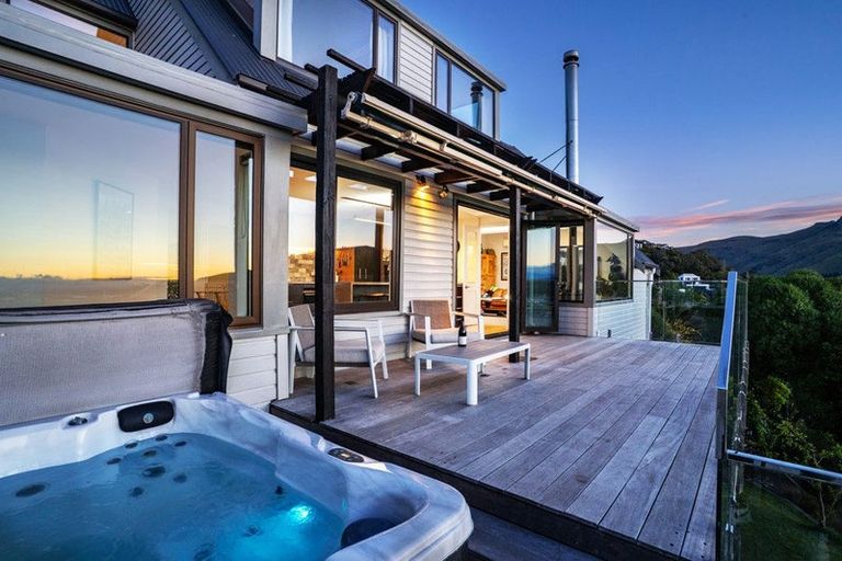 Photo of property in 3 Roland Lane, Mount Pleasant, Christchurch, 8081