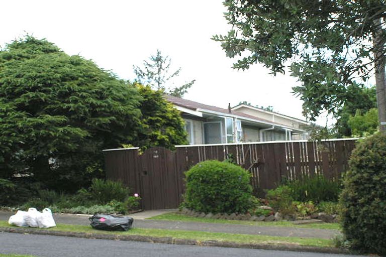 Photo of property in 2/16 Northumberland Avenue, Belmont, Auckland, 0622