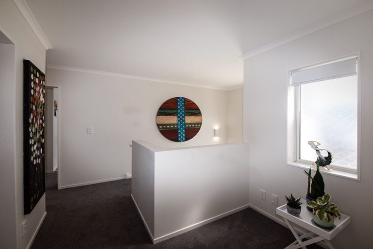 Photo of property in 11 Belize Grove, Grenada Village, Wellington, 6037