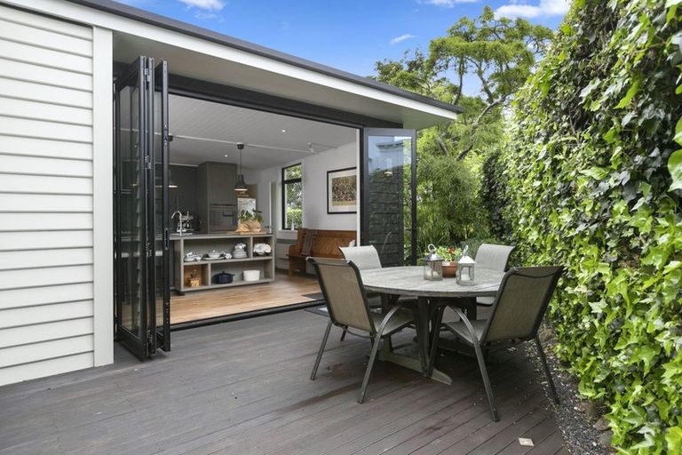 Photo of property in 27 Drivers Road, Maori Hill, Dunedin, 9010