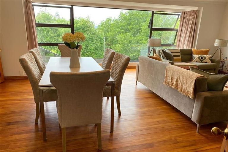 Photo of property in 283 Devonport Road, Tauranga, 3110