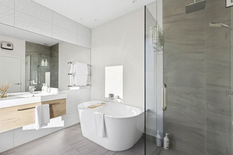 Photo of property in 3 Stackbrae Avenue, Wanaka, 9305