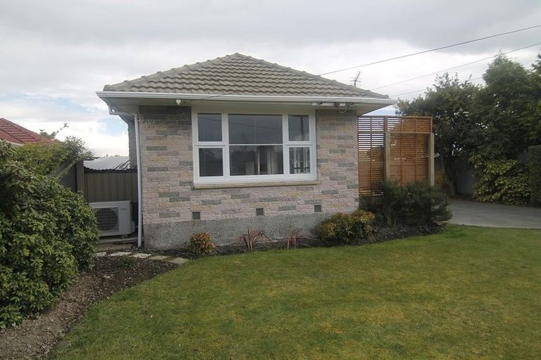 Photo of property in 69 Liverton Crescent, Bishopdale, Christchurch, 8053