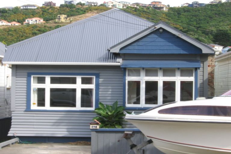 Photo of property in 214 Clyde Street, Island Bay, Wellington, 6023
