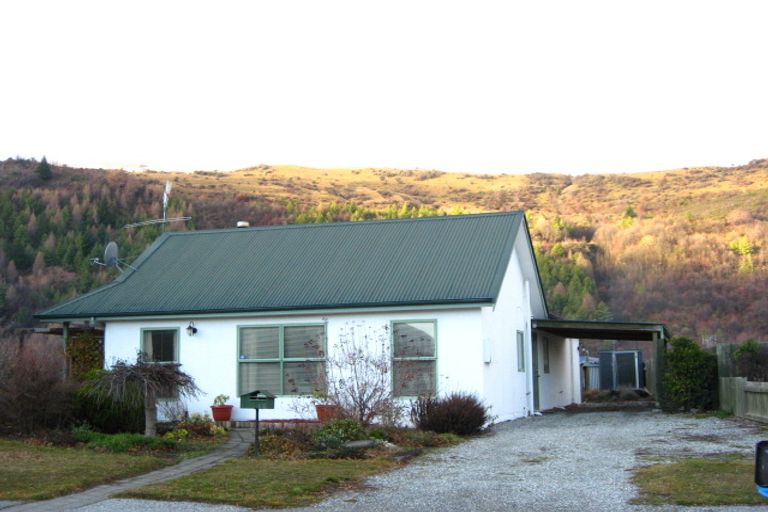 Photo of property in 63 Centennial Avenue, Arrowtown, 9302