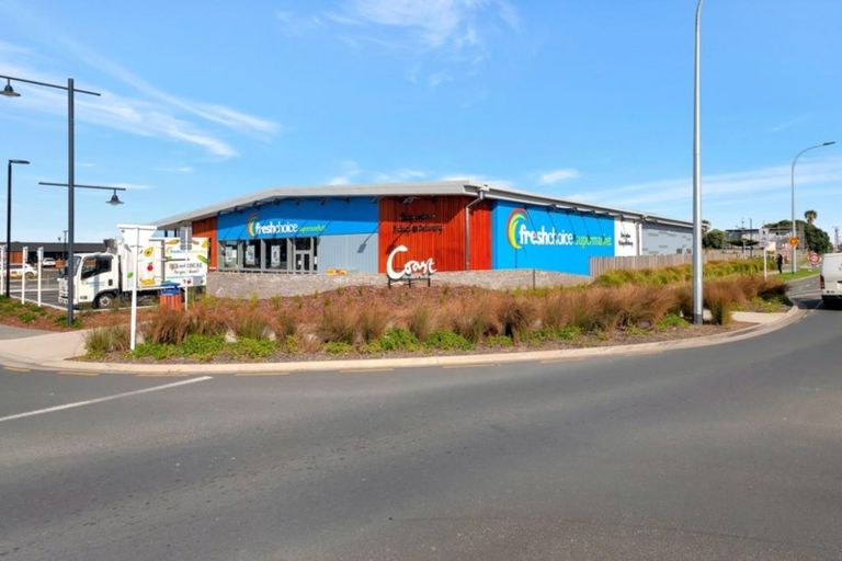 Photo of property in 11 Otira Place, Awapuni, Palmerston North, 4412