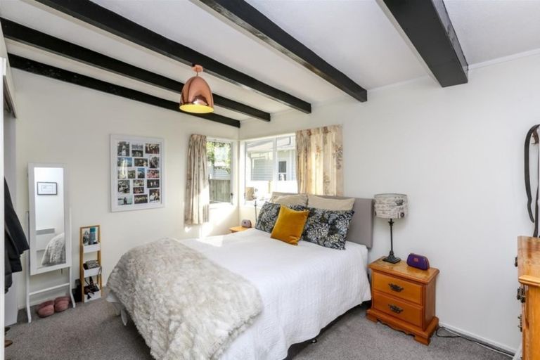 Photo of property in 25 Mangorei Road, Strandon, New Plymouth, 4312