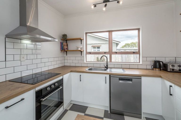 Photo of property in 30 Augustus Street, Carterton, 5713