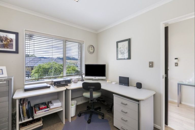 Photo of property in 11 Fendalton Place, Hatfields Beach, Orewa, 0931