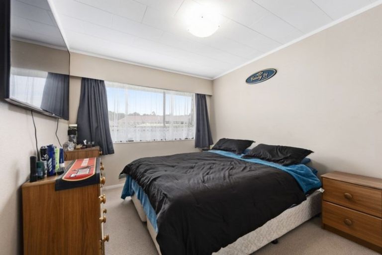 Photo of property in 100b Gemstone Drive, Birchville, Upper Hutt, 5018