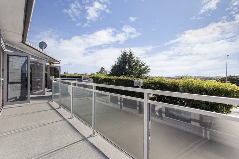 Photo of property in 2 Glenmore Road, Sunnyhills, Auckland, 2010