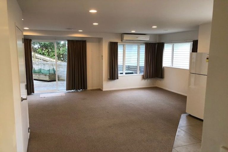 Photo of property in 10 Kopiko Way, Brooklyn, Wellington, 6021