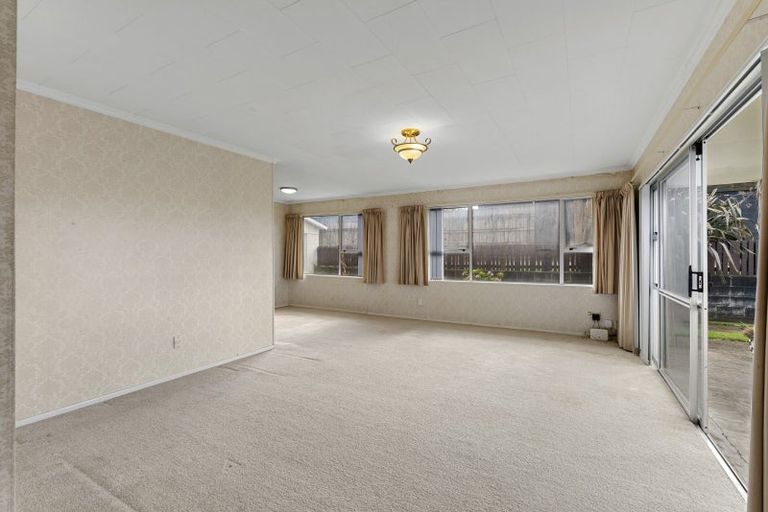 Photo of property in 20 Mayfair Place, Westown, New Plymouth, 4310