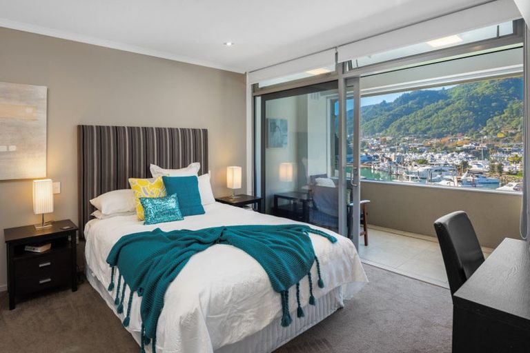 Photo of property in Oxleys Rock Apartments, 401/6 London Quay, Picton, 7220