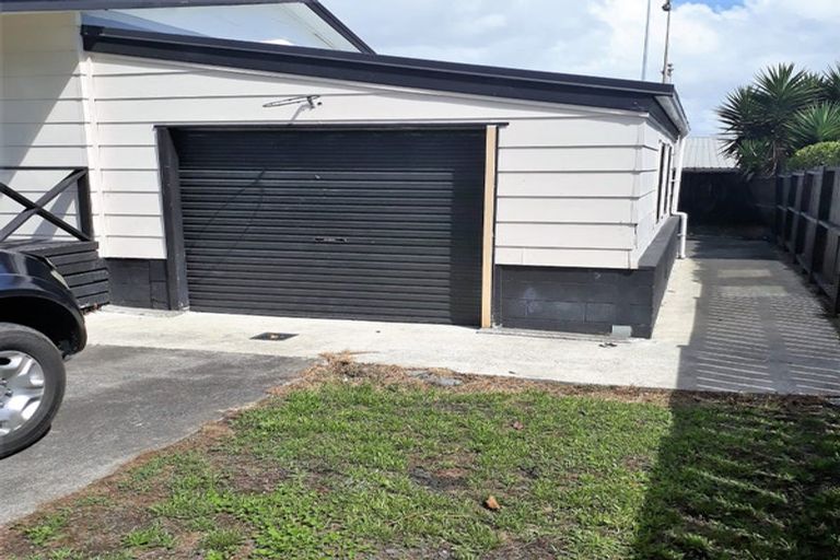 Photo of property in 21 Churchill Terrace, Waiuku, 2123