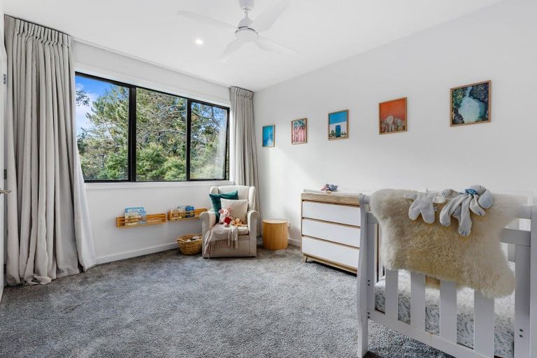 Photo of property in 30a Bernard Magnus Lane, Greenhithe, Auckland, 0632