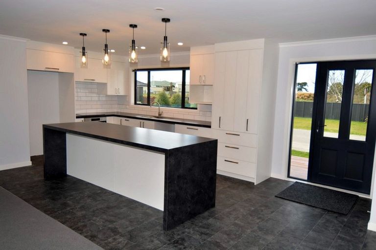 Photo of property in 85 Kilmarnock Street, Wallacetown, 9816