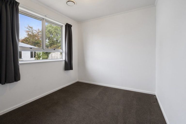 Photo of property in 28 Pinedale Parade, Milson, Palmerston North, 4414