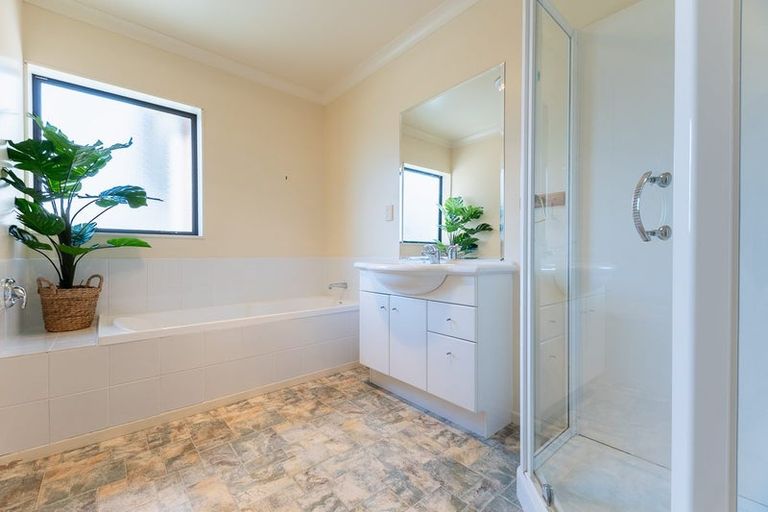 Photo of property in 159 Pukenamu Road, Te Horo, Otaki, 5581