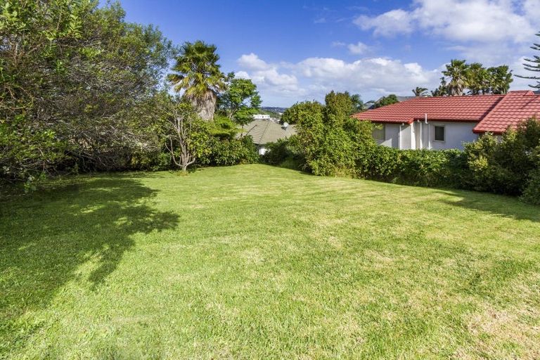 Photo of property in 1/28 Spencer Road, Pinehill, Auckland, 0632