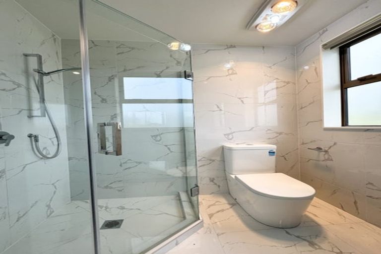 Photo of property in 6b St Catherine Crescent, West Harbour, Auckland, 0618