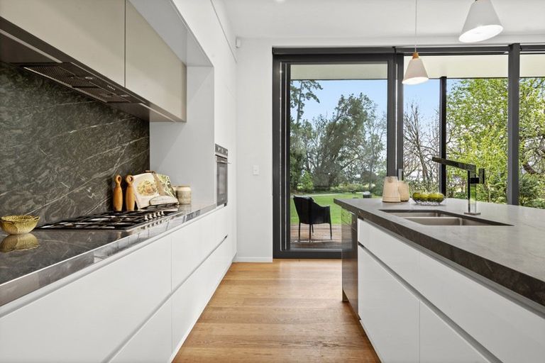 Photo of property in 15 Ferndale Drive, Kawakawa Bay, Papakura, 2585