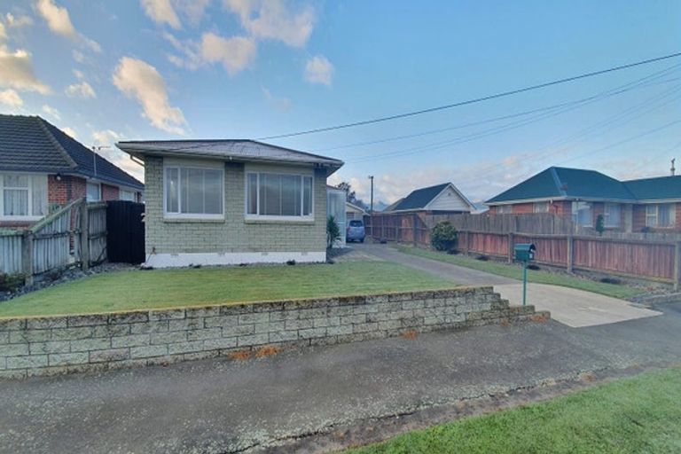 Photo of property in 28 Pauline Street, Linwood, Christchurch, 8062