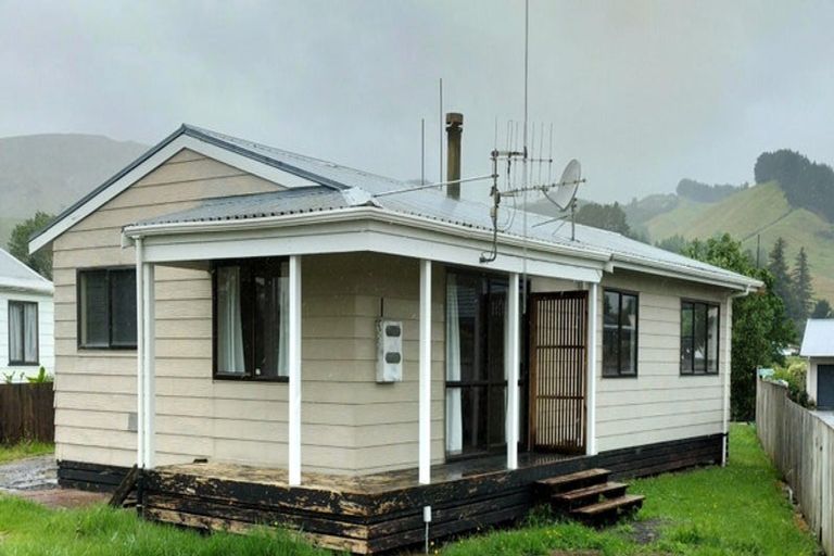 Photo of property in 25 Thames Road, Paeroa, 3600