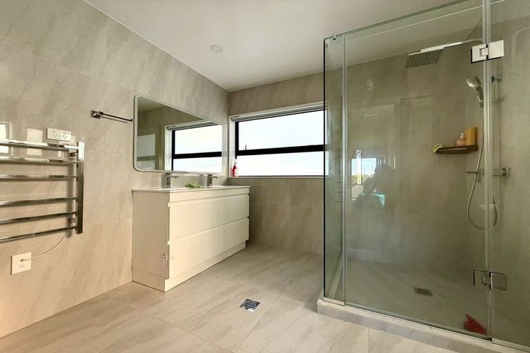 Photo of property in 4 Tawapou Close, Massey, Auckland, 0614