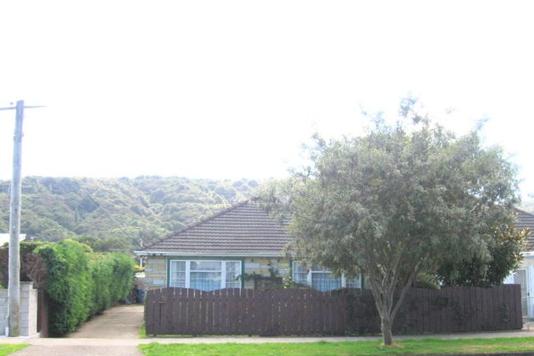 Photo of property in 15 Elm Street, Ebdentown, Upper Hutt, 5018