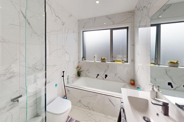 Photo of property in 12 Ivy Lane, Kelvin Grove, Palmerston North, 4414