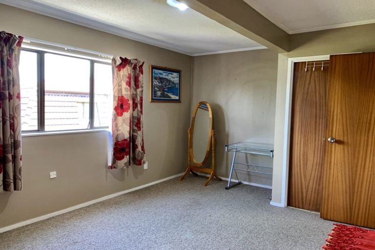 Photo of property in 1/24 Curacao Place, Half Moon Bay, Auckland, 2012