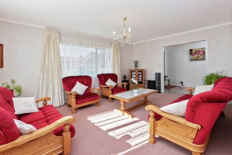 Photo of property in 2 Ballycullanie Place, Dannemora, Auckland, 2016