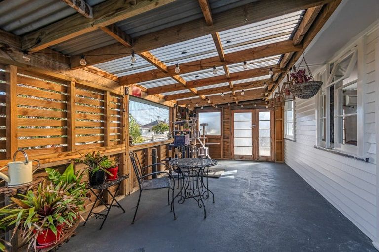 Photo of property in 44 Holland Crescent, Bulls, 4818