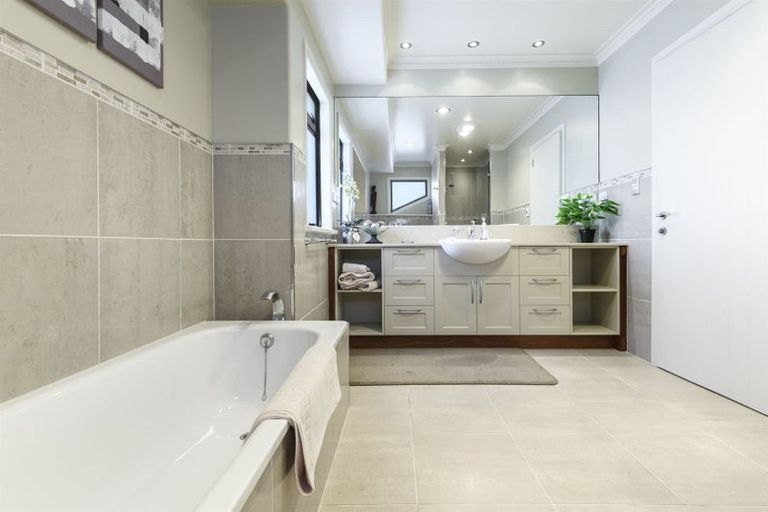 Photo of property in 17 Cooneys Drive, Matua, Tauranga, 3110