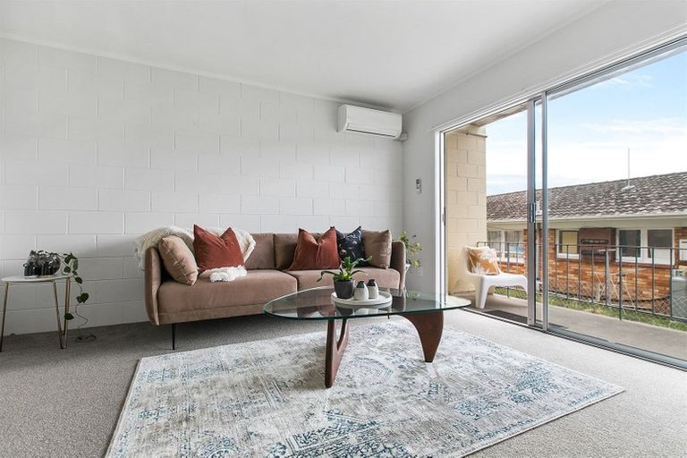 Photo of property in 2/34 Watea Road, Sandringham, Auckland, 1025